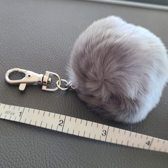 Pom Pom Key Chain - Picture 5 of 5